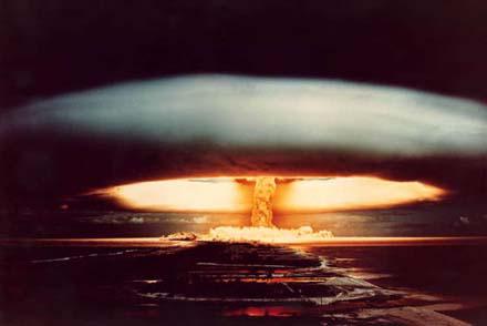 Атомная бомба в каждом реакторе