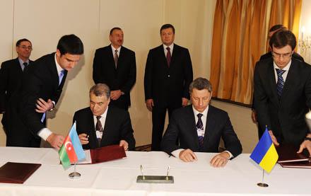Азербайджан и Украина подписали договора по нефти и газу