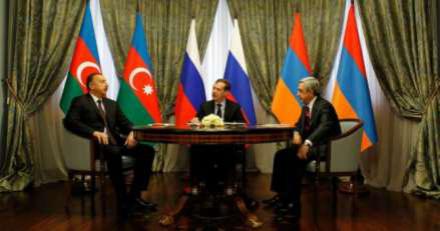 Президенты Армении и Азербайджана оказали услугу Медведеву,