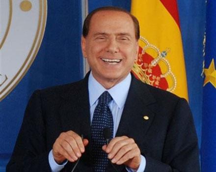Берлускони пошел войной на прессу