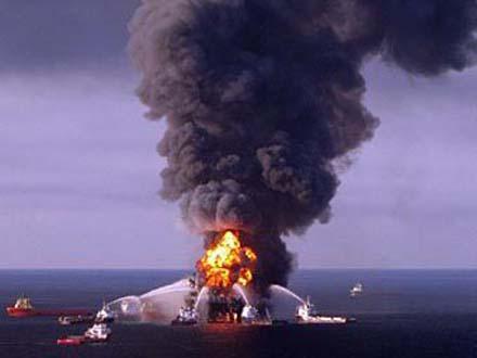 Сотрудников BP отдадут под суд за разлив нефти в Мексиканском заливе