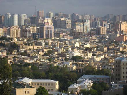 Банки в Азербайджане 96% кредитов выдали клиентам в Баку