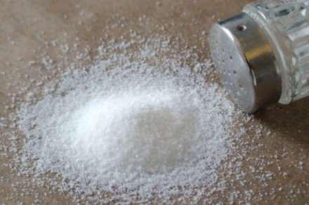 Опасная соль по-прежнему на прилавках