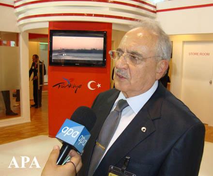 В Баку прибыл министр обороны Турции,