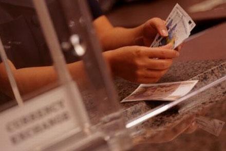 Депозиты и вклады в банках Азербайджана снизились на 2%