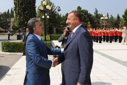 Баку и Анкара подписали соглашение о стратегическом партнерстве