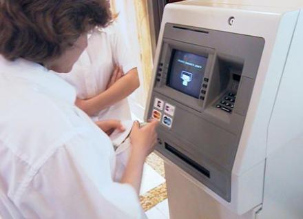 В Азербайджане растет число платежных карт
