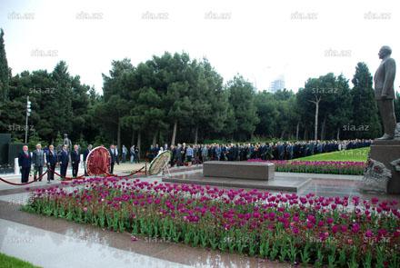 Страна почтила память Гейдара Алиева