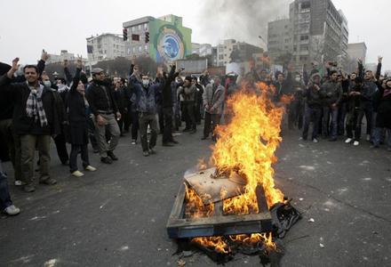 Тегеран снова охвачен огнем