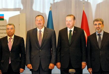 Турция и Азербайджан подписали газовые соглашения,