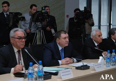 Регулировать экономику с помощью налогов