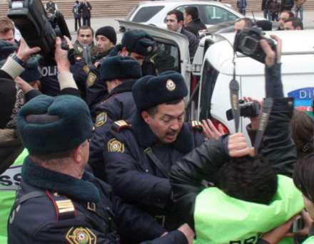 Международные правозащитники обвиняют власти Азербайджана