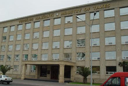 ВБ рекомендует Баку продолжить политику снижения ставок прямых налогов
