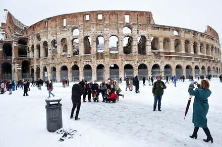 Из-за морозов пострадал римский Колизей